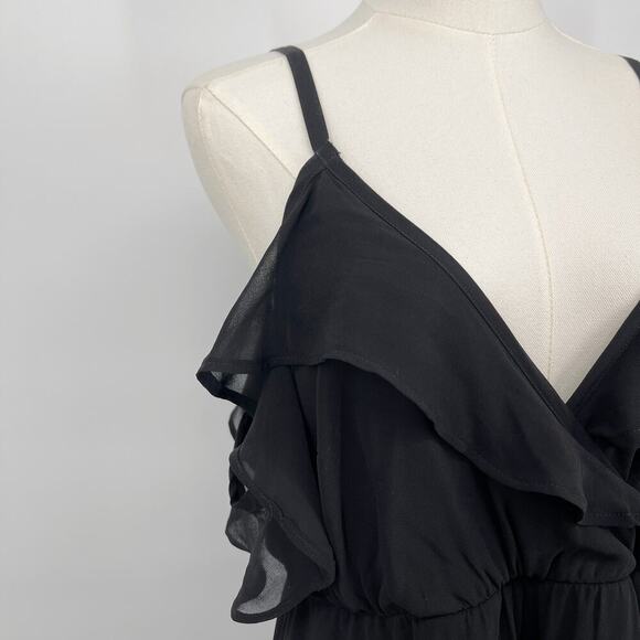 Elegant Black Off-Shoulder Dress - Picture 6 of 9